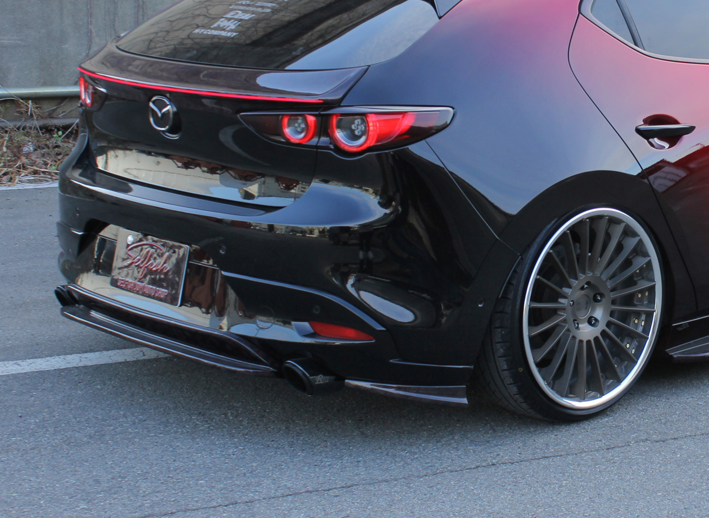 MAZDA3 リアスポイラー